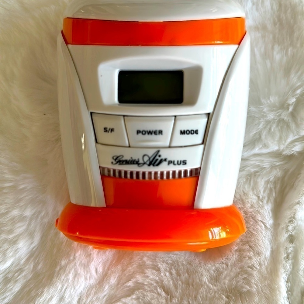 GENIUS Air Plus refrigerator refresher and thermometer.New battery included.EUC - Picture 1 of 5